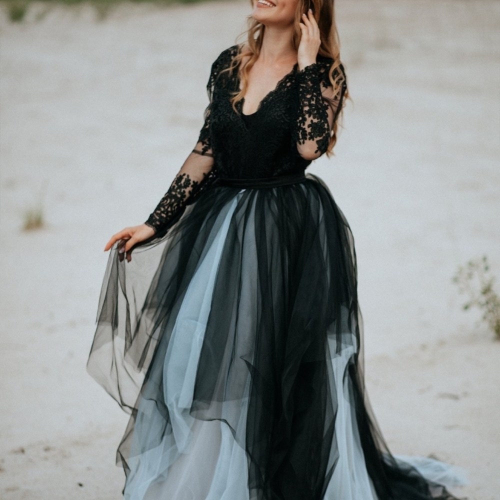 Elegant Black and Blue Lace Evening Gown